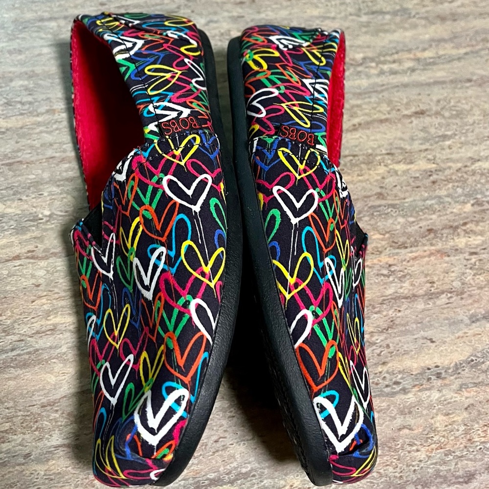 NWOT Bobs X JGoldwyn black slip ons with multicolored hearts - Picture 6 of 15